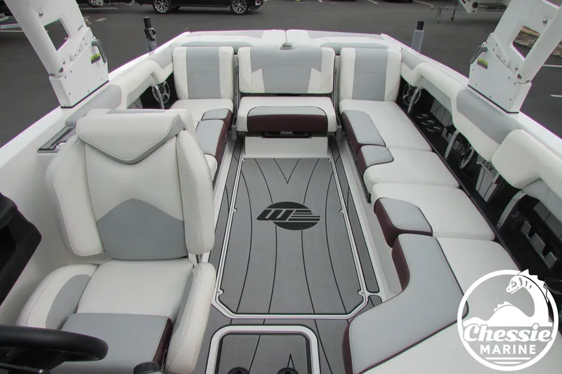Slide: The Image of Malibu Wakesetter 25 LSV 2019 - 10