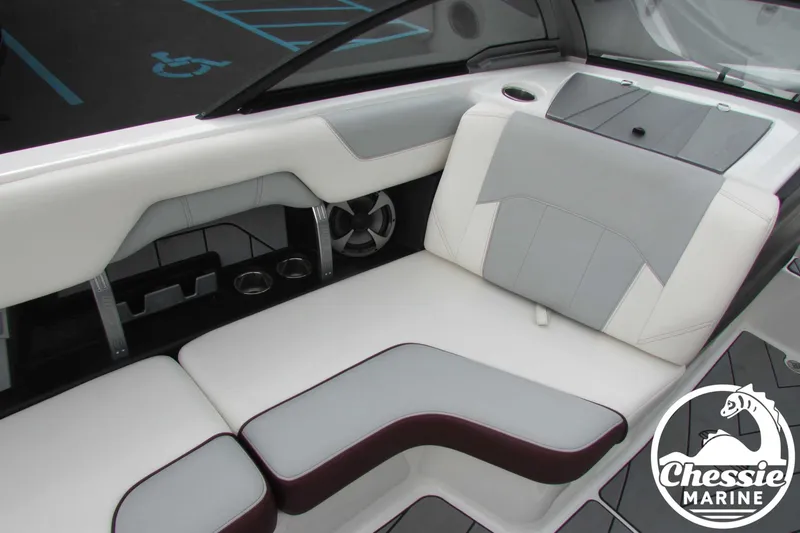 Slide: The Image of Malibu Wakesetter 25 LSV 2019 - 13