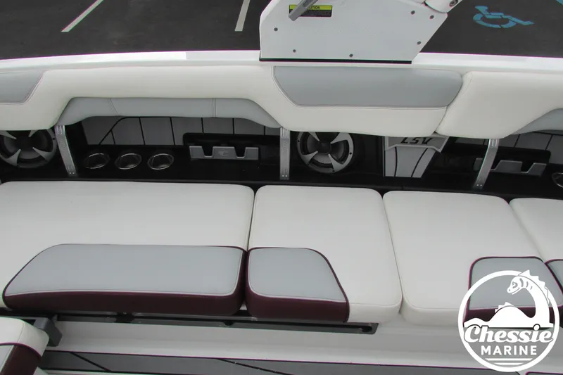 Slide: The Image of Malibu Wakesetter 25 LSV 2019 - 15