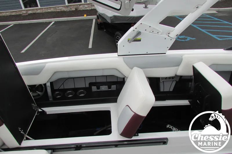 Slide: The Image of Malibu Wakesetter 25 LSV 2019 - 16