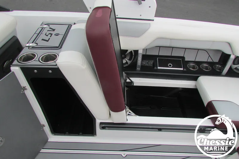 Slide: The Image of Malibu Wakesetter 25 LSV 2019 - 18