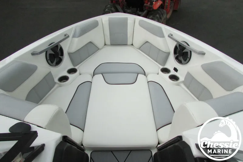 Slide: The Image of Malibu Wakesetter 25 LSV 2019 - 9