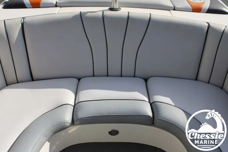 Slide: The Image of Malibu Wakesetter 23 LSV 2026 - 16