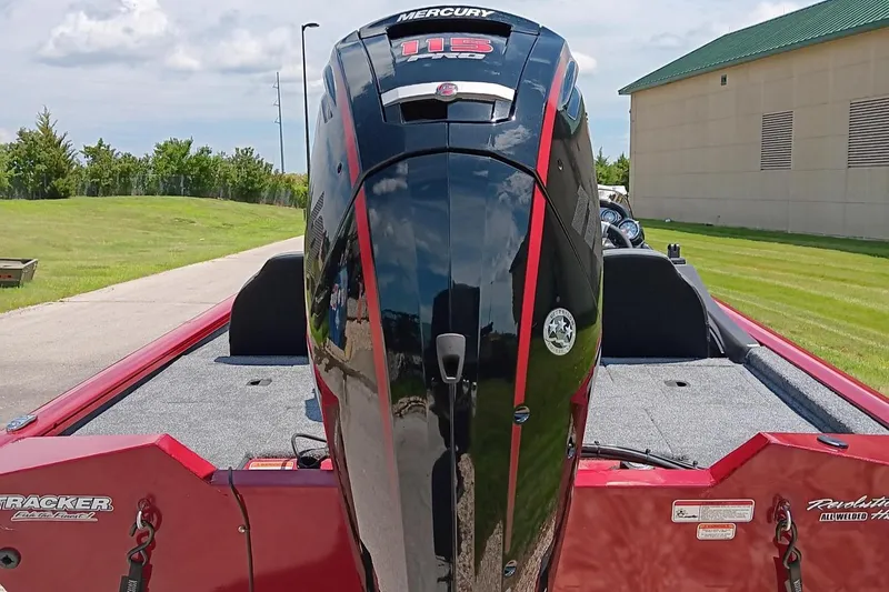 Slide: The Image of 2024 Tracker Pro Team 190 TX boat with Mercury 115 outboard motor. - 3