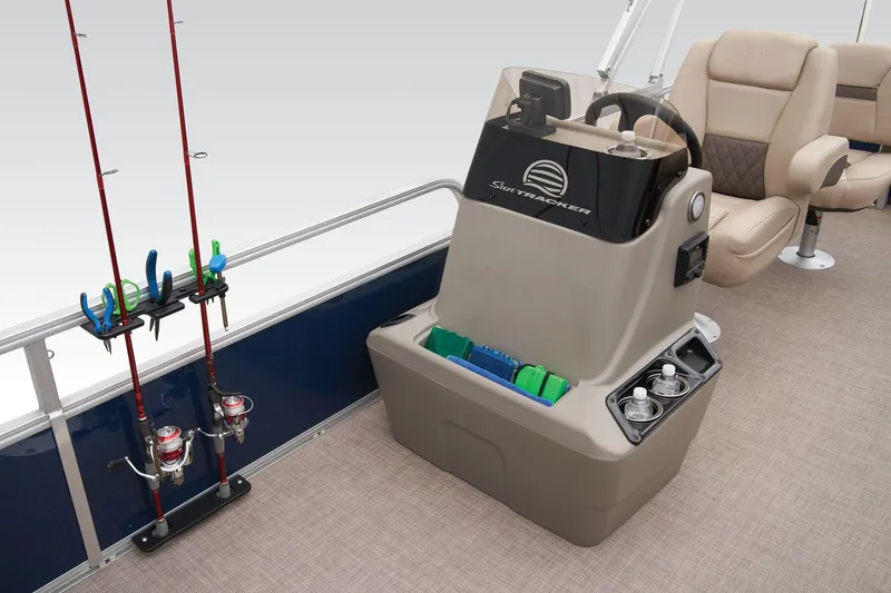 Slide: The Image of Sun Tracker Bass Buggy 18 DLX 2024 - 31