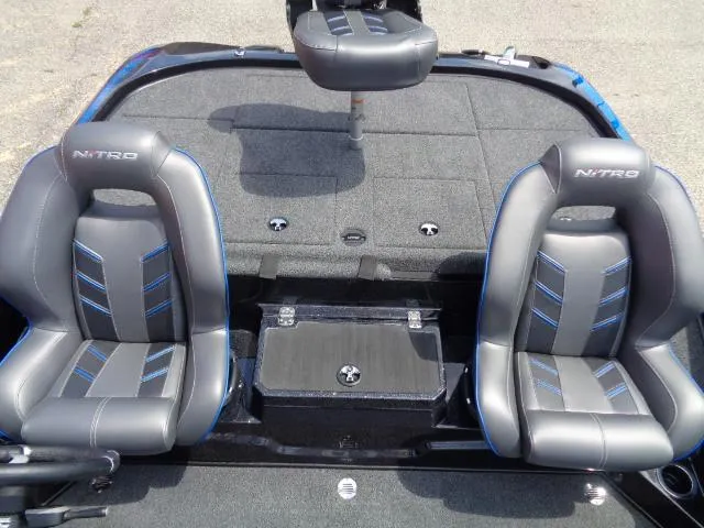 Slide: The Image of 2024 Nitro Z20 Pro boat seats and deck. - 8
