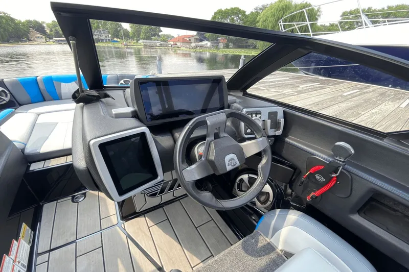 Slide: The Image of Malibu Wakesetter 23 MXZ 2020 - 14