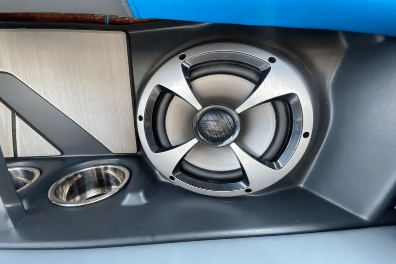 Slide: The Image of Malibu Wakesetter 23 MXZ 2020 - 20