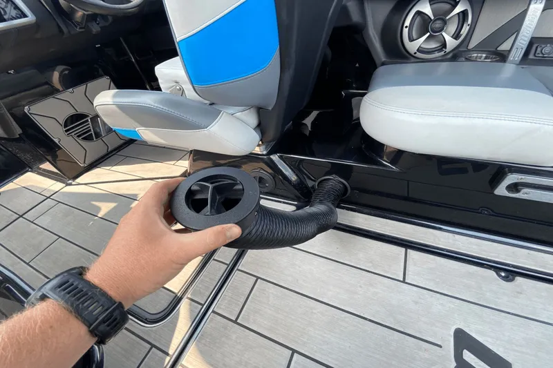 Slide: The Image of Malibu Wakesetter 23 MXZ 2020 - 26