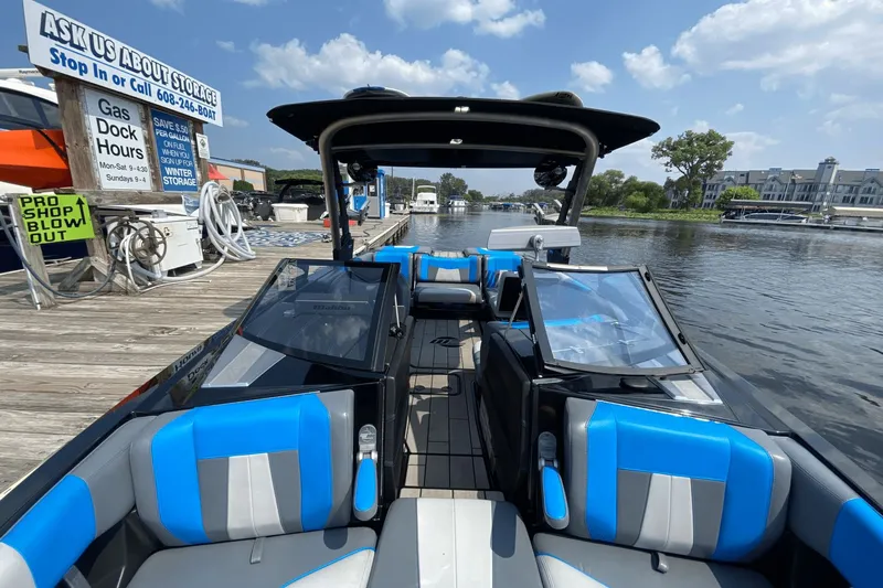 Slide: The Image of Malibu Wakesetter 23 MXZ 2020 - 28