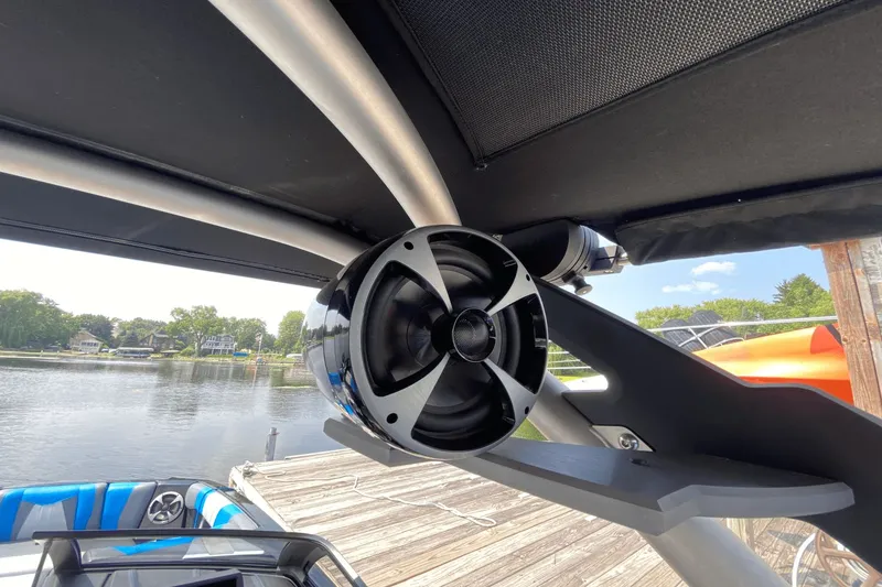 Slide: The Image of Malibu Wakesetter 23 MXZ 2020 - 31