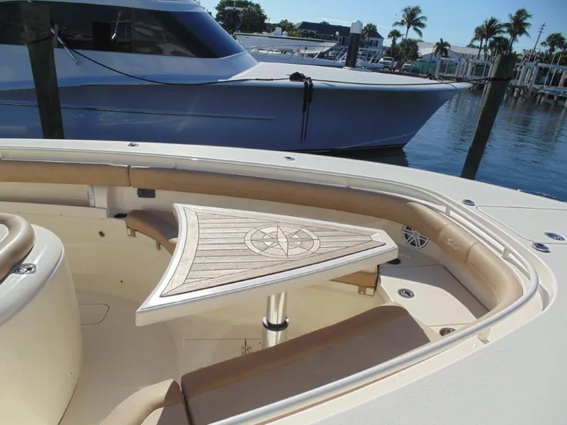 Slide: The Image of Scout 35 - Bow Seating & Table - 2