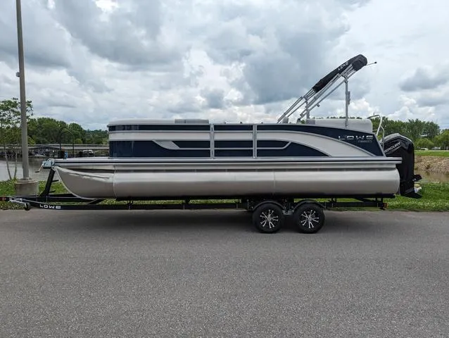 The Image of Lowe SS 230 WT 2024 - 1