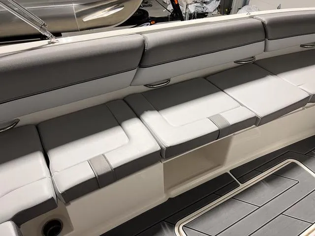 Slide: The Image of Bayliner DX 2000 2024 - 10