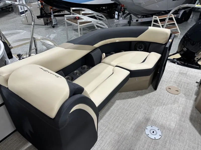 Slide: The Image of South Bay 200 Series S224 RS 2024 - 3