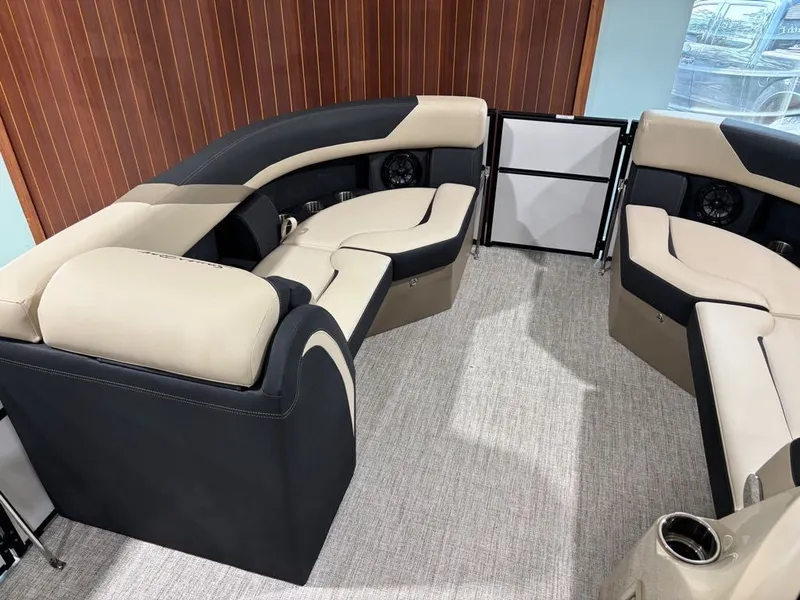 Slide: The Image of South Bay 200 Series S224 RS 2024 - 4