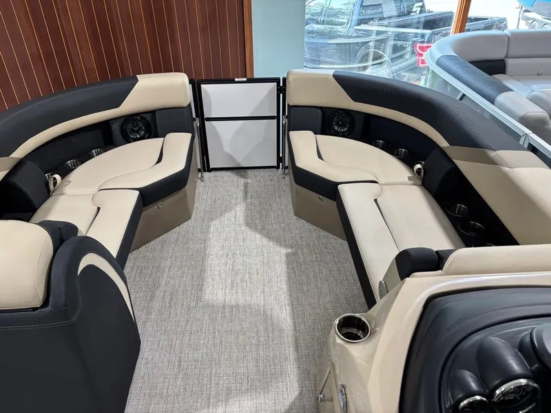 Slide: The Image of South Bay 200 Series S224 RS 2024 - 7