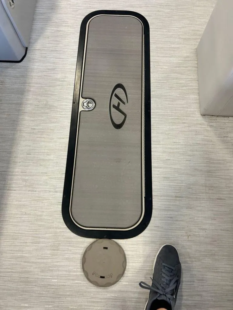 Slide: The Image of Harris Cruiser 230 CWDH 2023 - 8