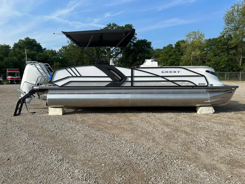 The Image of Crest Savannah 250 SLSC 2024 - 1