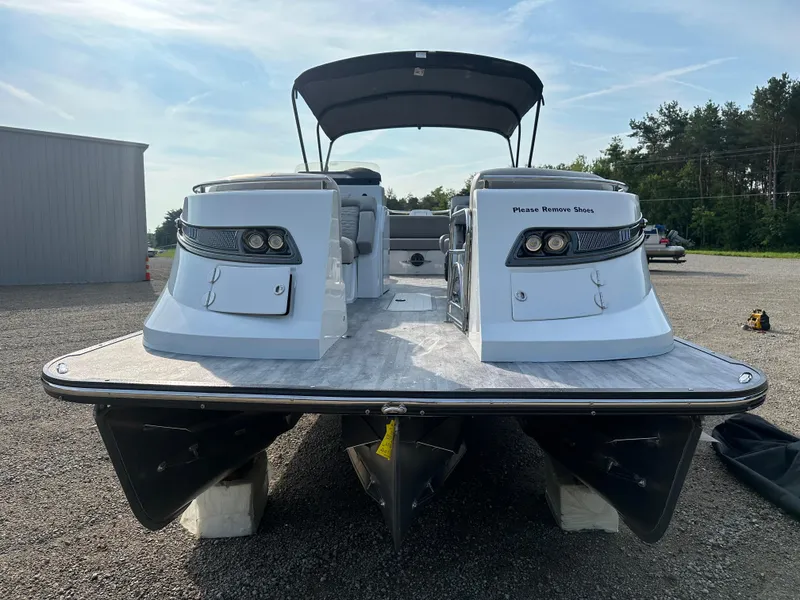 Slide: The Image of Crest Savannah 250 SLSC 2024 - 3