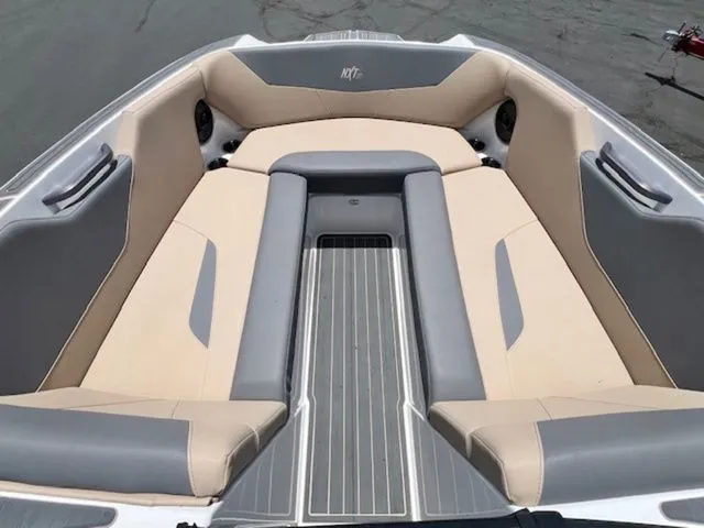 Slide: The Image of MasterCraft NXT24 2023 - 16