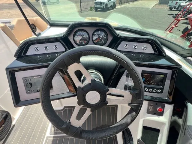 Slide: The Image of MasterCraft NXT24 2023 - 18