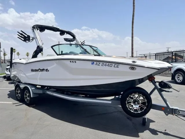 Slide: The Image of MasterCraft NXT24 2023 - 4