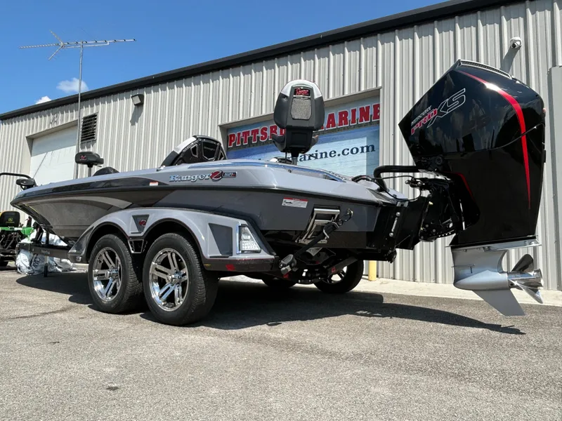Slide: The Image of 2025 Ranger Z521R boat with powerful outboard motor at Pittsburg Marine. - 15