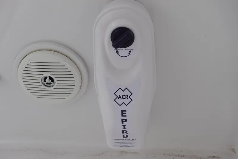 Slide: The Image of Donzi Z-65 Tounament Fisherman 1988 - 54