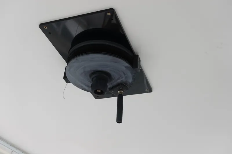 Slide: The Image of Donzi Z-65 Tounament Fisherman 1988 - 56