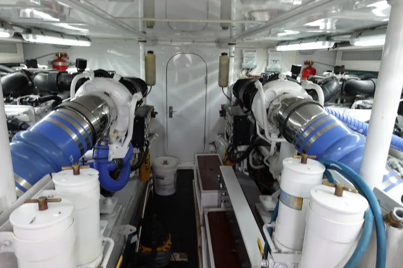 Slide: The Image of Donzi Z-65 Tounament Fisherman 1988 - 64