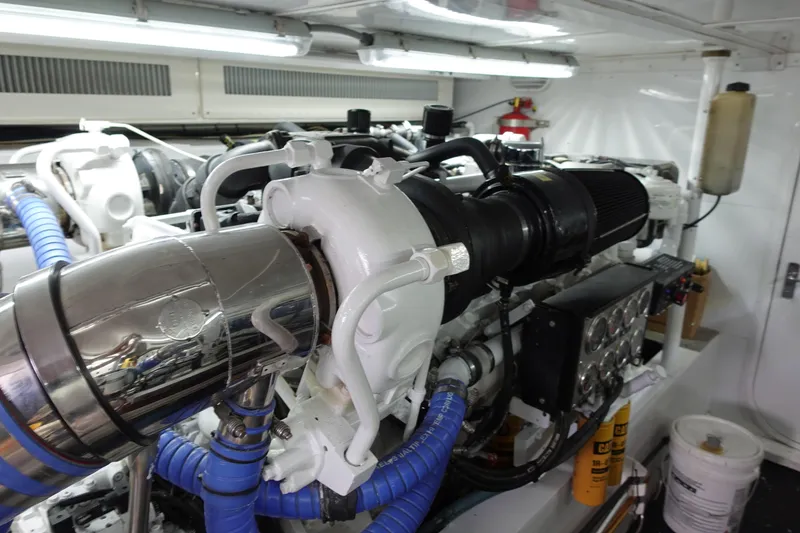 Slide: The Image of Donzi Z-65 Tounament Fisherman 1988 - 66