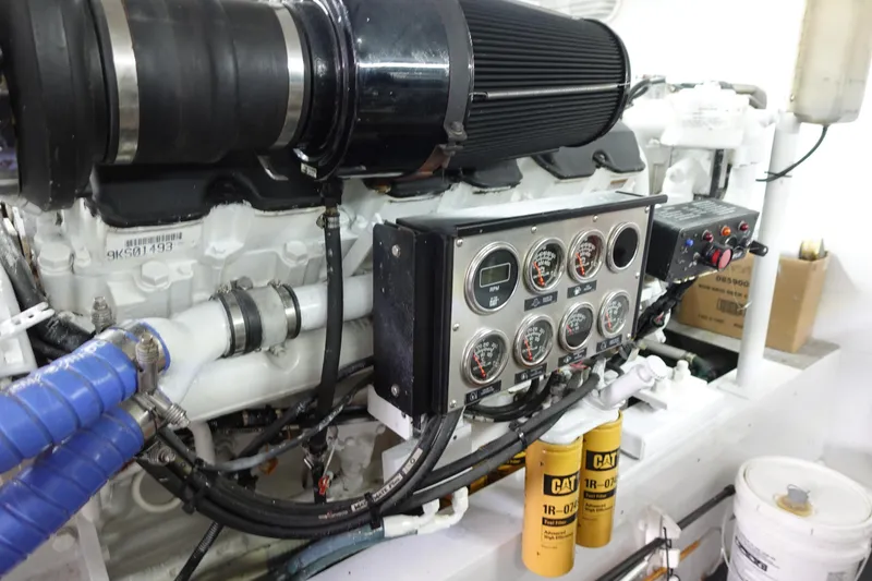 Slide: The Image of Donzi Z-65 Tounament Fisherman 1988 - 67