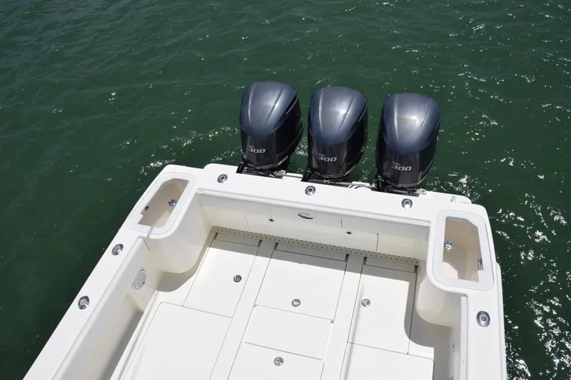 Slide: The Image of SeaVee 370Z 2015 - 68