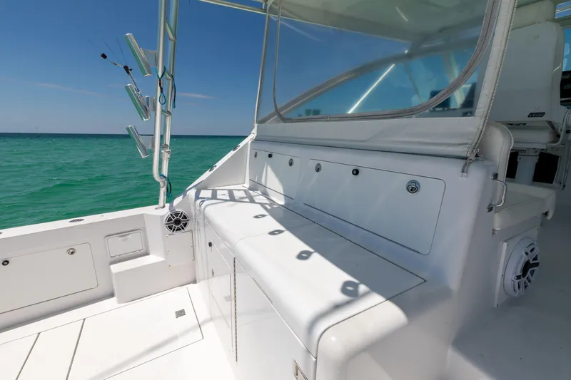 Slide: The Image of 2000 Cabo 45 Express TAIL WALKER-Cockpit 2 - 17