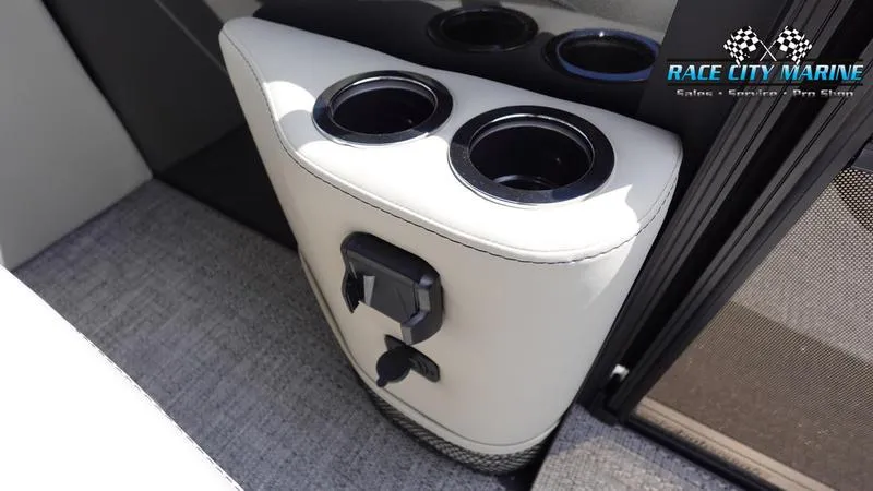 Slide: The Image of Barletta ARIA 22QC - 30