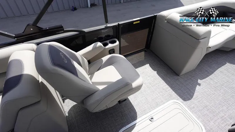 Slide: The Image of Barletta ARIA 22QC - 32