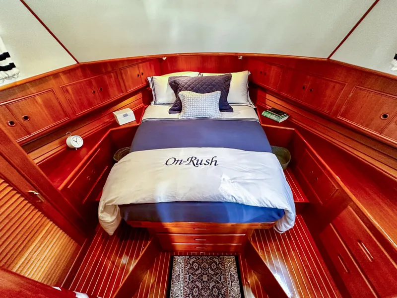 Slide: The Image of Grand Banks 43 Eastbay EX 2000 - 51