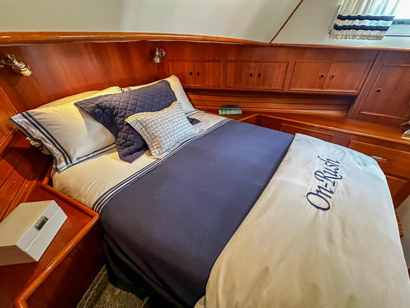 Slide: The Image of Grand Banks 43 Eastbay EX 2000 - 53