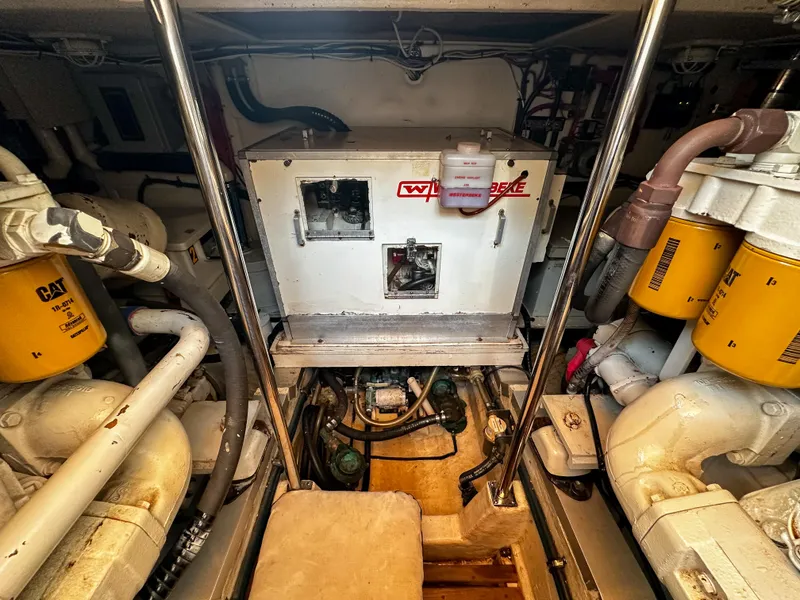 Slide: The Image of Grand Banks 43 Eastbay EX 2000 - 56