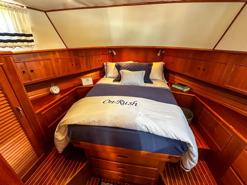 Slide: The Image of Grand Banks Eastbay 43 Ex 2000 - 52