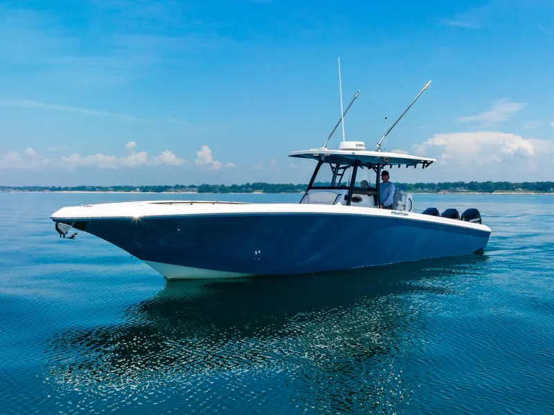 Slide: The Image of Fountain 38 Center Console 2020 - 1