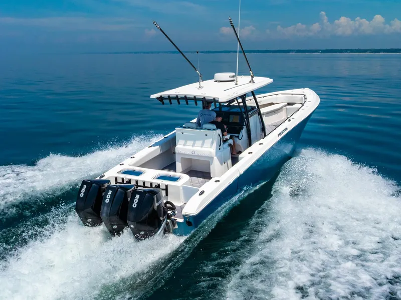 Slide: The Image of Fountain 38 Center Console 2020 - 12