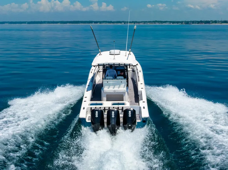 Slide: The Image of Fountain 38 Center Console 2020 - 13