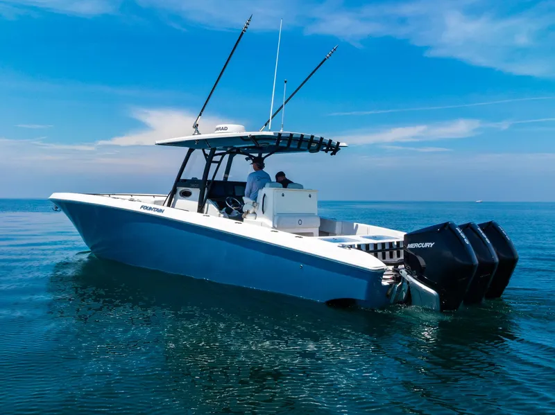 Slide: The Image of Fountain 38 Center Console 2020 - 3
