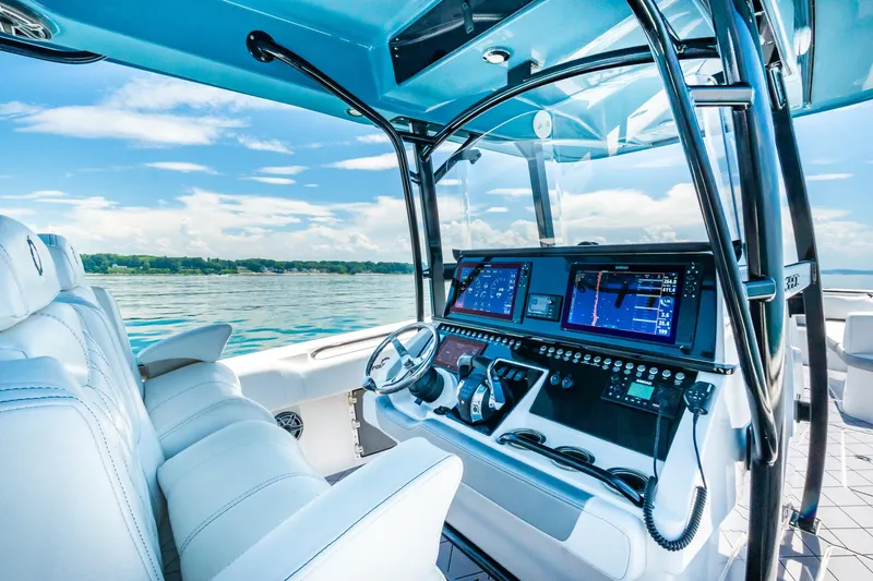 Slide: The Image of Fountain 38 Center Console 2020 - 31