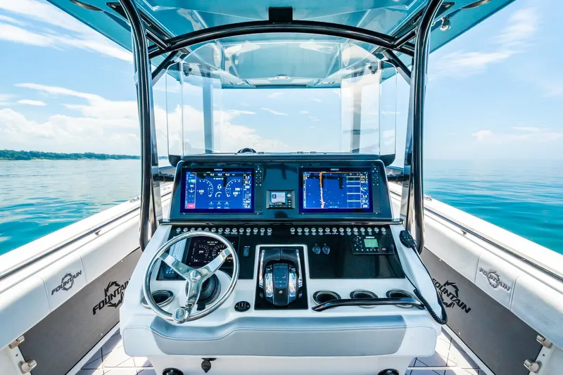 Slide: The Image of Fountain 38 Center Console 2020 - 32