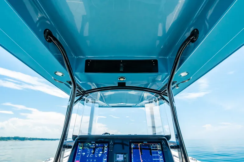 Slide: The Image of Fountain 38 Center Console 2020 - 37