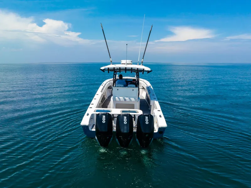 Slide: The Image of Fountain 38 Center Console 2020 - 4