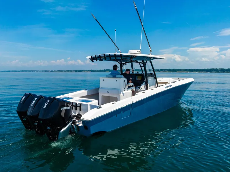 Slide: The Image of Fountain 38 Center Console 2020 - 5